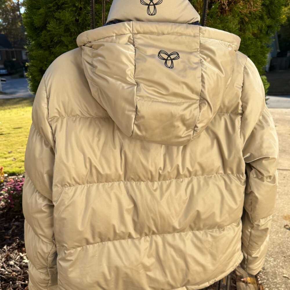 Aritzia | Supper Puffer | Shorty | XS | Champaign | Great Condition Minor Flaw - Picture 8 of 14